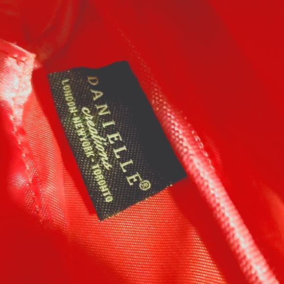 🍃 Danielle Creations makeup bag - Picture 5 of 5